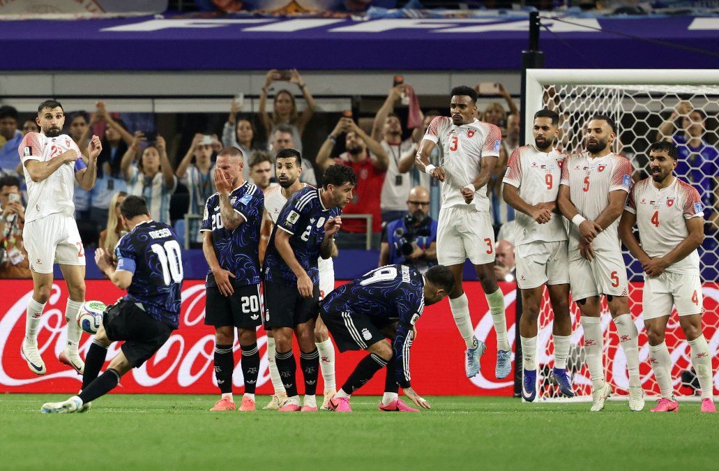 Argentina cerró la fase de grupos con puntaje ideal; Messi volvió a convertir y suma seis goles en el Mundial