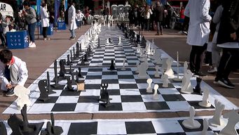 ninos de centros educativos de todo el pais salieron a las calles a jugar al ajedrez: las ensenanzas que les dejo