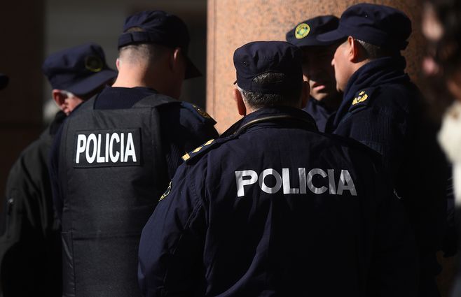 policias-uniforme-seguridad-focouy