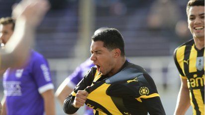 penarol le gano 3-1 a defensor sporting en el franzini
