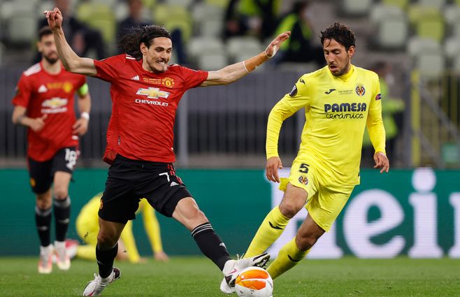 Cavani en la final de UEFA 2021 entre Manchester y Villarreal. AFP.