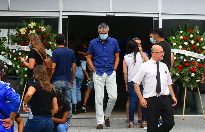 El ptesidente Decurnex estuvo presente en las honras fúnebres a El Morro