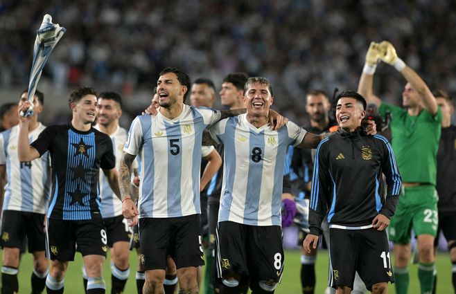 Argentina festejó la goleada a Brasil y la clasificación al Mundial 2026. Foto: AFP.