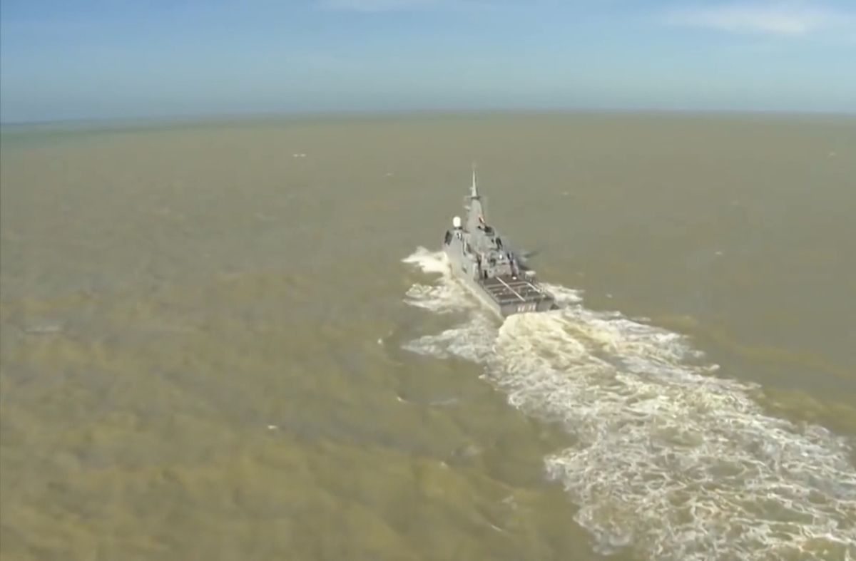 Autoridades del Ministerio de Defensa se reunieron con grupo naval francés por patrullas oceánicas