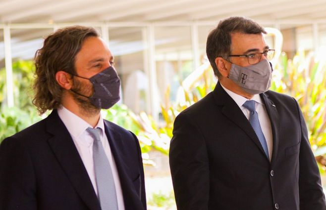 Cancilleres Santiago Cafiero (Argentina) y su par de Brasil Carlos França. Foto: Santiago Cafiero en Twitter.