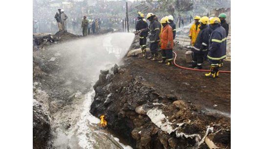 Explosión de oleoducto en Kenia deja centenar de fallecidos