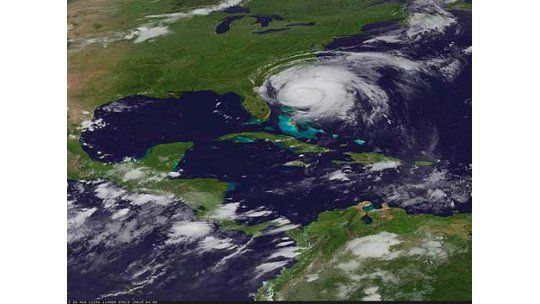 Nueva York: ordenan evacuar a 250.000 personas por huracán Irene