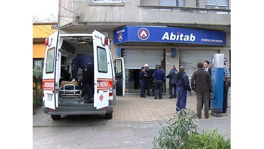 Guardia de seguridad baleado en la cabeza en un Abitab
