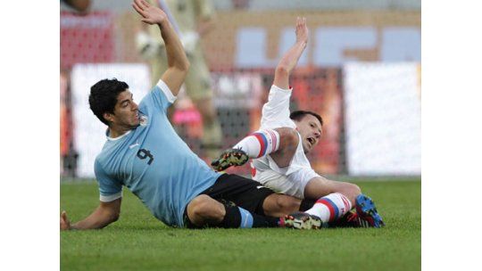 Uruguay mantiene invicto de 15 partidos tras empatar con Rusia
