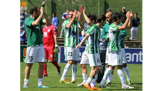 Racing lo ganó en la hora y con gol en contra: 1-0 a Tacuarembó