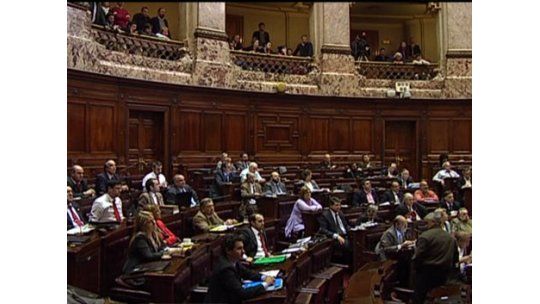 La oposición le exigió a Mujica que respete la Constitución