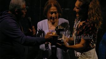cristina moran recibio el premio mandela, otorgado por daecpu, en reconocimiento a su trayectoria