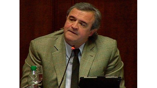 Blancos proponen plan para aumentar sueldo de profesores