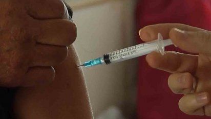 comenzo la vacunacion contra la gripe para los mayores de 75 de anos