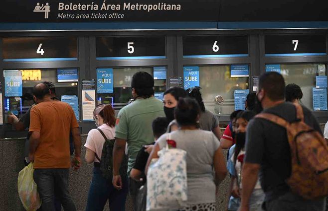 argentina-gente-subte.jpg