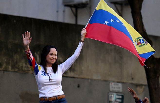 maria-corina-machado-en-manifestación-venezuela-afp