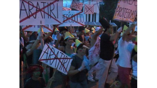 Campaña contra minera Aratirí presente en carnaval de La Pedrera