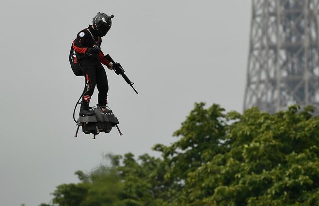 hombre-volador-francia-AFP.jpg