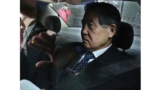 Fujimori se queja de cambios de personal en la prisión donde está