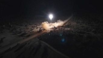 bombardeos en iran de madrugada son atribuidos a israel, en respuesta al ataque con drones y misiles