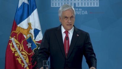 pinera pide perdon y lanza paquete de medidas, pero igual se inicia una huelga en chile