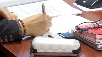 defensores de oficio toman medidas en reclamo de mas cargos y presupuesto: el interior es un fuego, no dan a basto