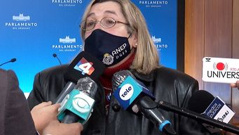 anep ratifica en el cargo a directora de secundaria tras polemica por el postgrado