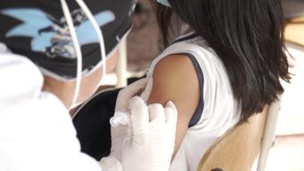 Comisión Nacional Asesora de Vacunas analiza nuevas dosis de refuerzo.