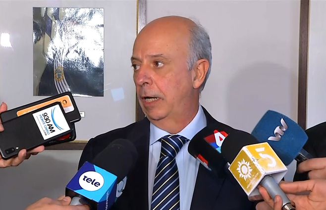 Javier-García-en-el-directorio-del-partido-nacional-junio-26.jpg