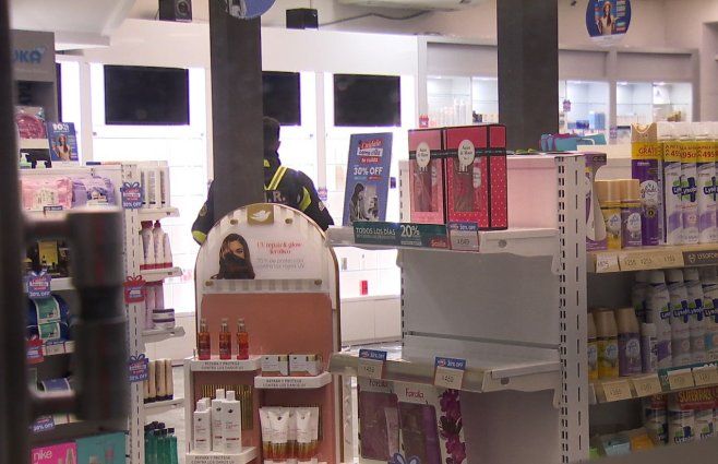 Foto: Subrayado. Perfumes robados en farmacia en La Blanqueada.