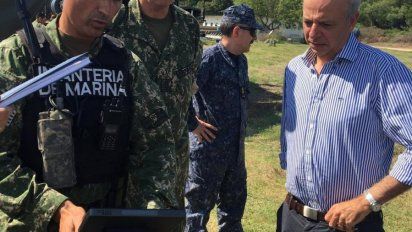 Ministro García participando de patrullajes del Río Uruguay