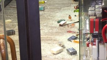 Foto: Subrayado. Robo piraña en farmacia.