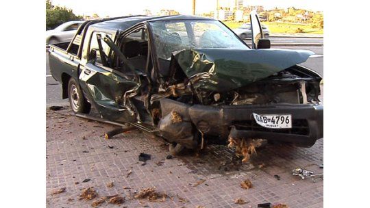 Espectacular accidente en la rambla; el conductor está grave
