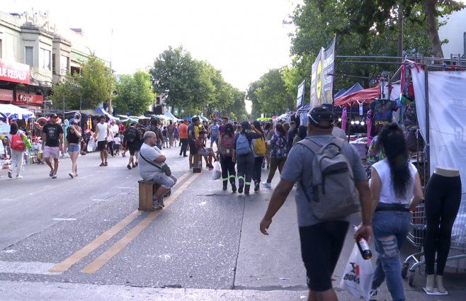 Foto: Subrayado. La Vía Blanca se realiza por la avenida 8 de Octubre, en Montevideo.