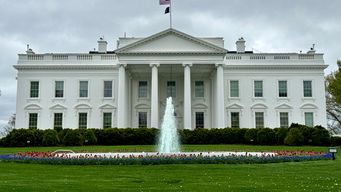 gobierno de estados unidos cierra parcialmente sus puertas y la casa blanca amenaza con despidos