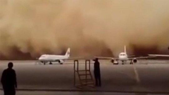 aeropuerto tormenta arena