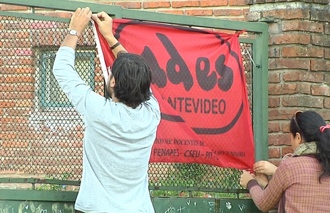 ADES-OCUPA-LICEO-50-SECUNDARIA.jpg