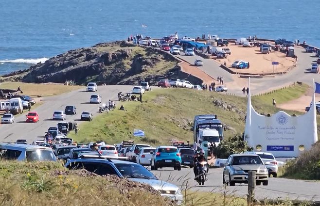 PUNTA-BALLENA--MOVILIZACION.jpg