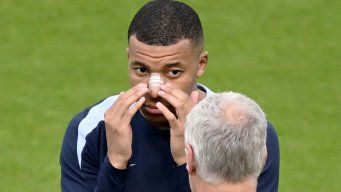 Foto: AFP. Kylian Mbappé, capitán de Francia.
