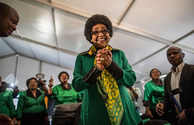Winnie Mandela en actividad