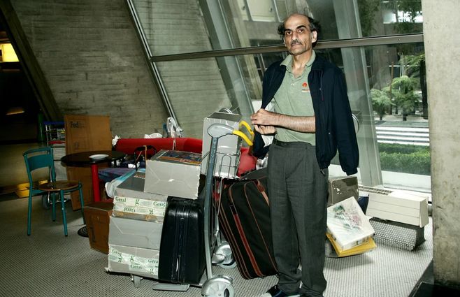 Mehran Karimi Naseri en el aeropuerto de París. Foto: publicada por Infobae y varios medios internacionales.