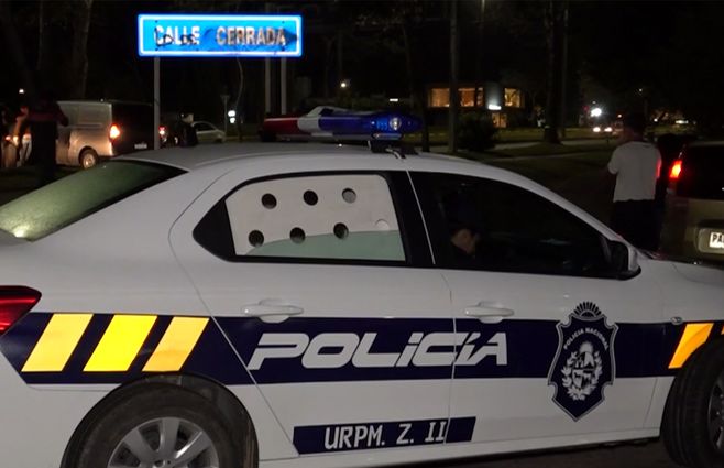 patrullero-policia-maldonado-calle-cerrada.jpg