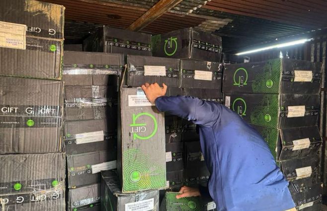 cajas-cigarrillos-incautadas-foto-fuerza-aerea