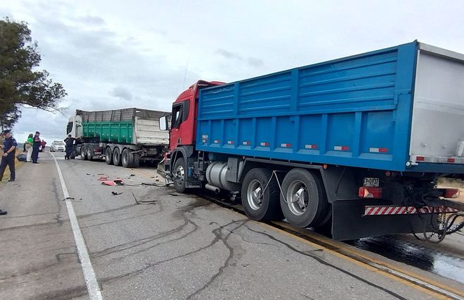 accidente-fatal-ruta-8-camiones.jpg