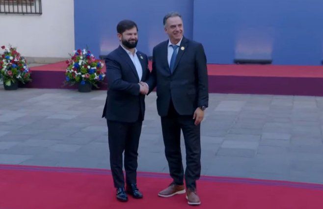 Boric recibe al presidente Orsi.