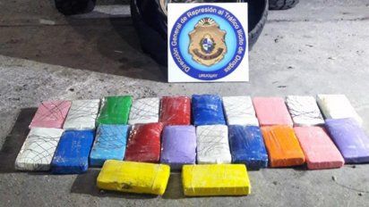 paraguayos detenidos con 23 kilos de droga; la llevaban en la rueda auxiliar