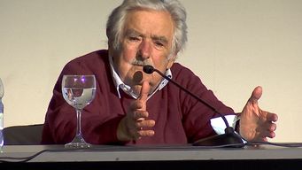 mujica hablo de su tratamiento contra el cancer: segun los medicos, anduvo bien, pero yo estoy deshecho