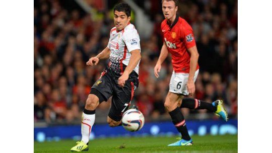 Volvió Suárez y jugó bien, pero su equipo perdió ante Manchester