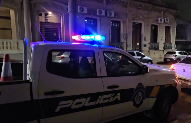 policía-salto-arma-blanca-herido