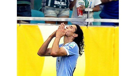 “Nos vamos con la cabeza alta”, resumió Cavani